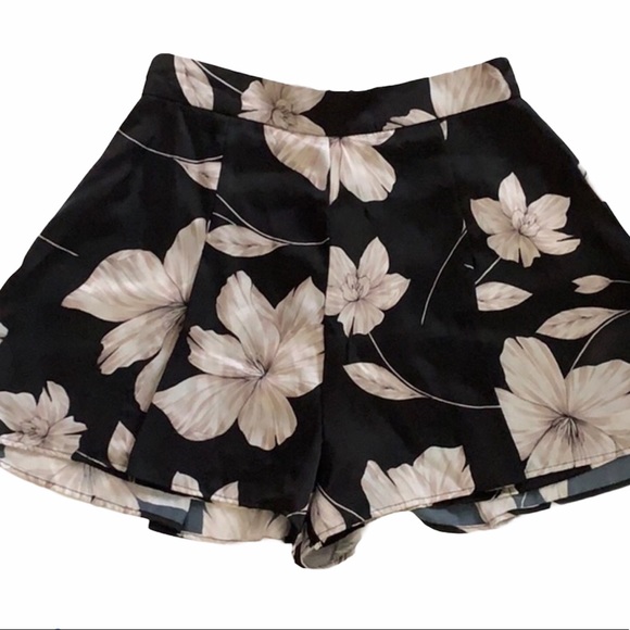Show Me Your MuMu Pants - Show Me your MuMu Floral Skirt/Shorts Size XS